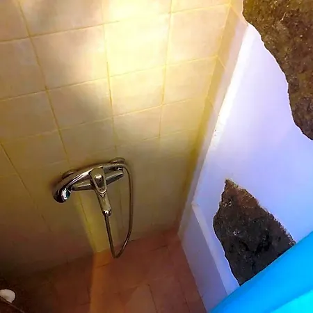 Machi's House Historic In Plaka Village With Private Parking Pollonia