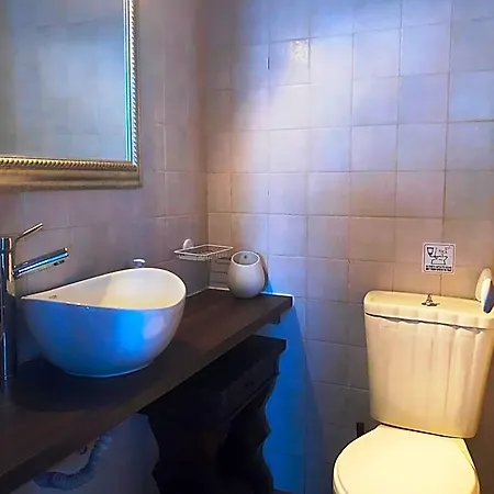 Machi's House Historic In Plaka Village With Private Parking Hotel Pollonia