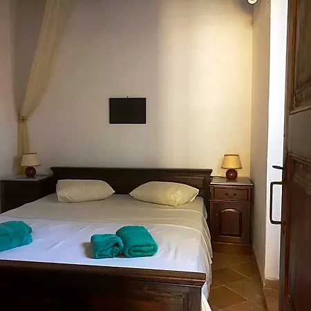 Hotel Machi's House Historic In Plaka Village With Private Parking Pollonia