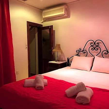 Hotel Machi's House Historic In Plaka Village With Private Parking Pollonia